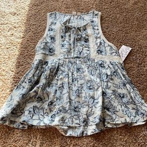 NWT Melrose and Market Size XS